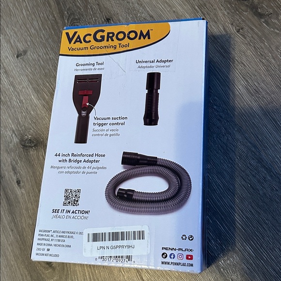 VacGroom Vacuum Grooming Tool - Picture 2 of 3